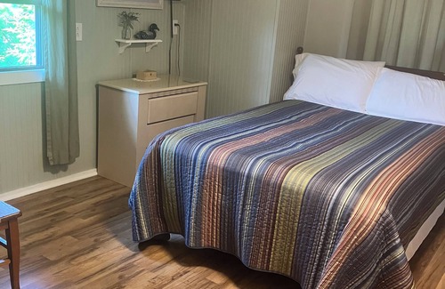 Clifton Haus | Diese zweistöckige Hütte befindet sich im historischen Dorf Clifton / YellowSprings