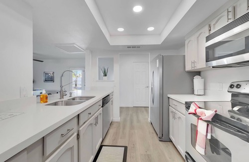 North Mountain Haus | This Yard Is Cool Y'all! Hot Pool! Game Room!