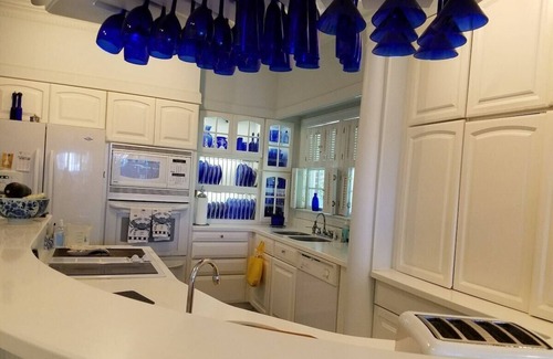 Birdsnest Haus | Thomas Inn Q 6 miles from Cape Charles - double room