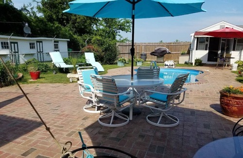 Birdsnest Haus | Thomas Inn Q 6 miles from Cape Charles - double room