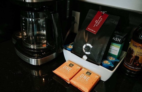 Ypsilanti Haus | ★ Thompson Place: Premier Modern Downtown 2BR Loft