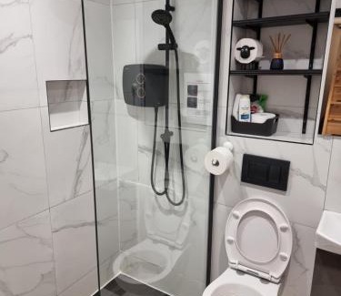 Ringsend Haus | ThornCastle Guesthouse