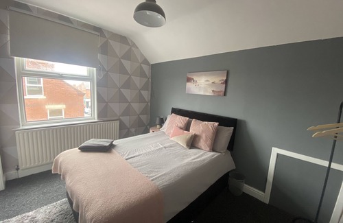 Nottingham Haus | Three bedroom modern apartment within a stones throw from the city centre