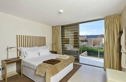 Salgados Haus | THREE Comfortable 2BR Villas, Private Pool, Full Kitchen and Pet-friendly!