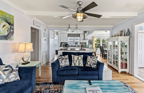 Seabreeze Park Haus | Three Oars Beach Bungalow