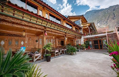 Hutiaoxia Haus | TIBET Guest house 虎跳峡卓玛客栈