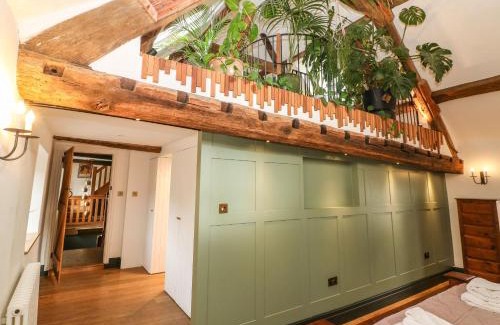 Inchbrook Haus | Tickmorend Farm