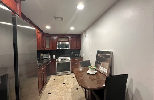 Hollywood South Central Beach Eigentumswohnung | Tides Ocean Front, Ocean View resort style. New Appliances and Furnishings