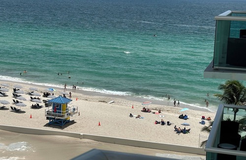 Hollywood South Central Beach Eigentumswohnung | Tides Ocean Front, Ocean View resort style. New Appliances and Furnishings