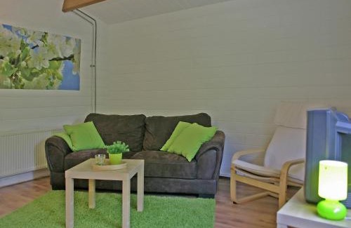 Ootmarsum Skihütte | Tidy chalet with a microwave in the Achterhoek