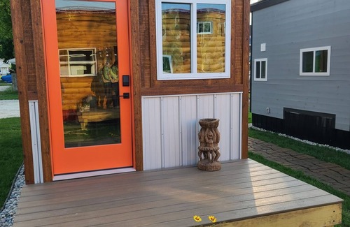 Lakeside Wohnung | Tiki Hut - Tiny Digs Lakeshore