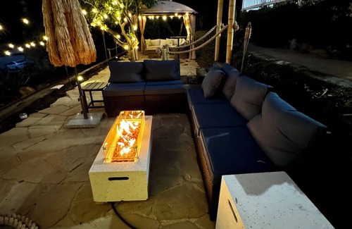 Mission Canyon Wohnung | Tiki Vista Retreat-Majestic Views-Central Location