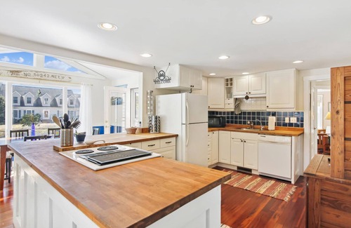 Tilghman Haus | Tilghman | Fenced Yard | Pet Friendly | Charming