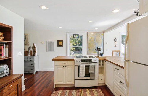 Tilghman Haus | Tilghman | Fenced Yard | Pet Friendly | Charming