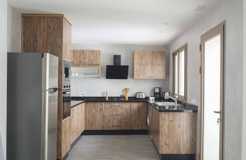 Imsouane Wohnung | Tililt By Mood 9 Px Luxe-Apartment-Deluxe-barrierefreies Badezimmer