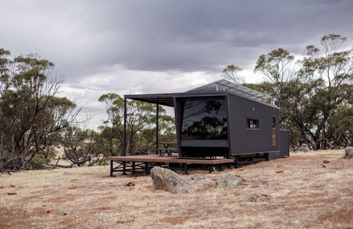 Coondle Kabine | Tim & Ashleigh the Tiny Cabins