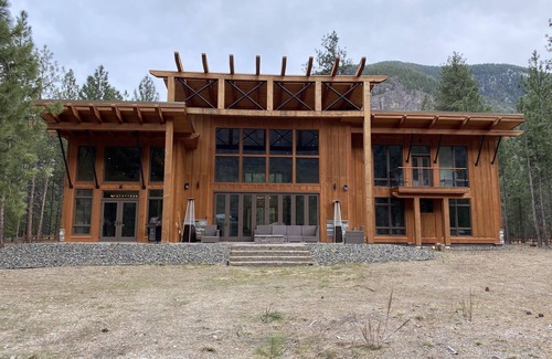 Alberton Haus | Timber Frame home on Clark Fork River