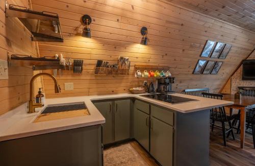 Friendship Haus | Timber Haven Aframe Cabin - Brand New Hot Tub