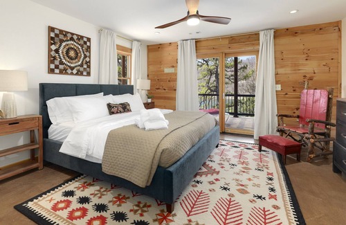 Eureka Springs Haus | Timber Ridge Lodge - ON Beaver Lake - Ultimate Outdoor Living