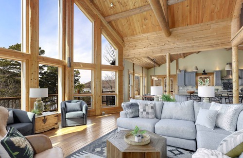 Eureka Springs Haus | Timber Ridge Lodge - ON Beaver Lake - Ultimate Outdoor Living