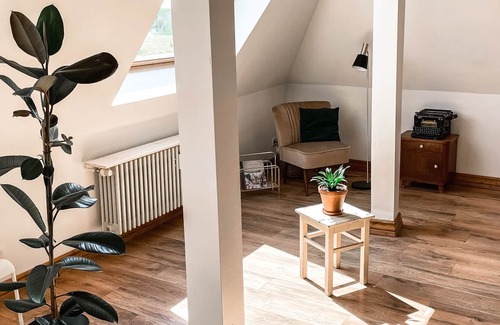 Bornicke Haus | Auszeit in einem wunderschönen alten Bahnhof am Waldrand in großem Loft