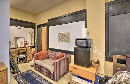 Wilcoe Wohnung | Timeless Gary Studio, ATV Trails On-Site!
