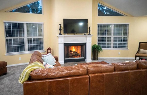 Russellville Haus | Timothys Timber Haven