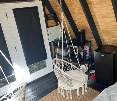 Lincoln Sonstige | tiny A frame in the woods