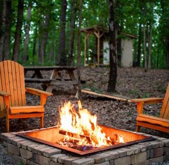 Lincoln Sonstige | tiny A frame in the woods