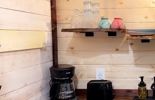 Cheboygan Kabine | Tiny ‘Garden Cottage’ Getaway in the woods! Elk Run Estates #3