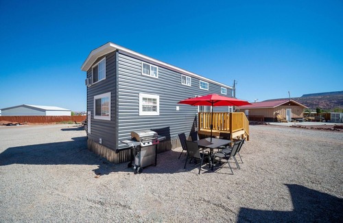 Moab South Valley Haus | Tiny Home #4 - Tiny Home #4 Funstays Redrock