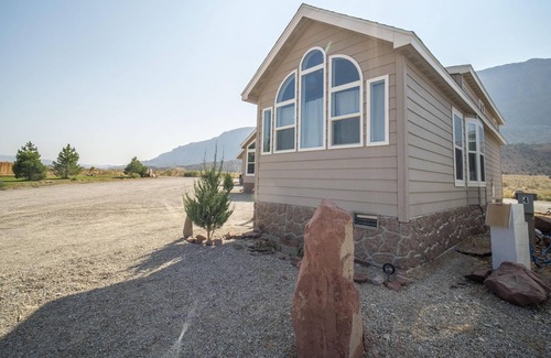 Moab South Valley Haus | Tiny Home #6 - Tiny Home #6 FunStays Tiny Home