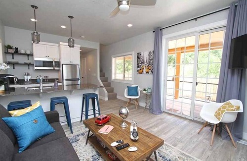 Orderville Wohnung | Die Flucht (kleines Haus # 6)