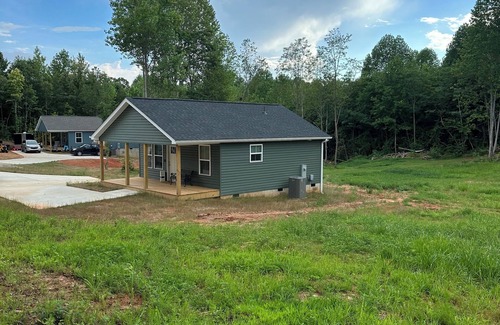 Oconee County Haus | Tiny home in Walhalla,SC-foothills Blue Ridge Mountains: near Clemson