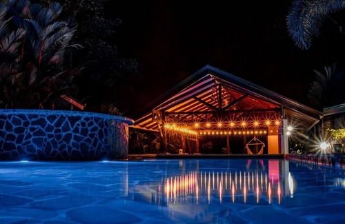 Palma Kabine | Tiny House in La Fortuna with Jacuzzi and Pool