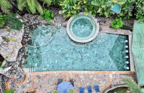 Palma Kabine | Tiny House in La Fortuna with Jacuzzi and Pool