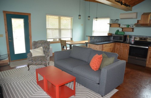 Moodys Kabine | Tiny House on the Lake in Salina, Oklahoma