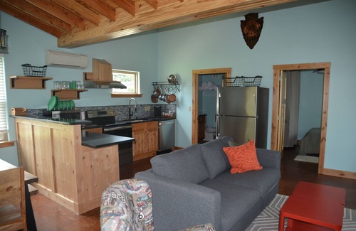 Moodys Kabine | Tiny House on the Lake in Salina, Oklahoma