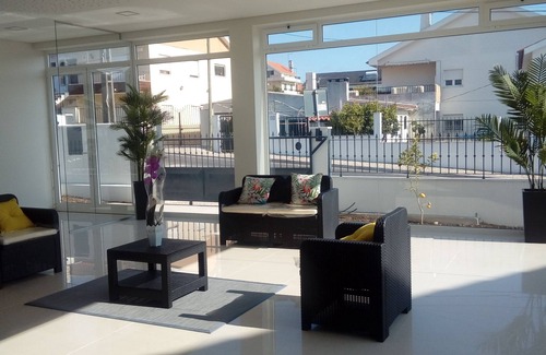 Sao Domingos de Rana Haus | Tires Guest House