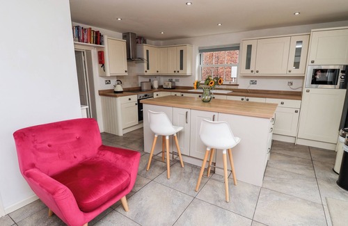 Clumber Park Hütte | TIVOLI, pet friendly, character holiday cottage in Elkesley