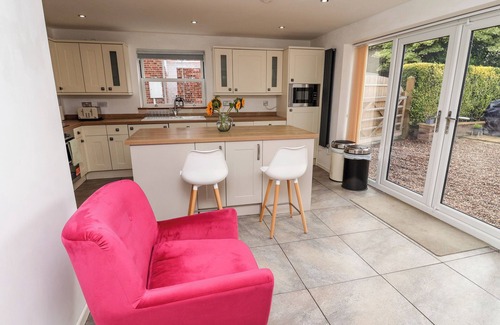 Clumber Park Hütte | TIVOLI, pet friendly, character holiday cottage in Elkesley