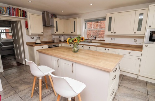 Clumber Park Hütte | TIVOLI, pet friendly, character holiday cottage in Elkesley