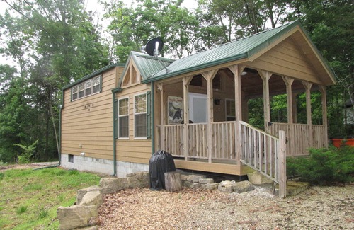Shell Knob Kabine | TLC-Tiny Cabin with loft located in park like setting.