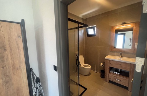 Gokceada Hotel | Tolstoy'un Bisikleti Otel