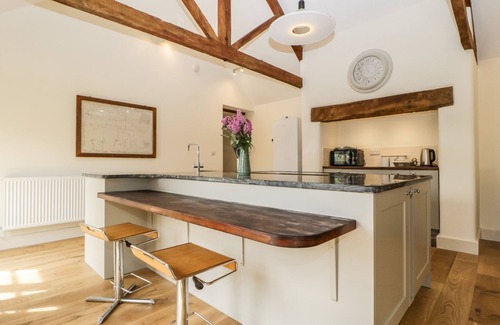 Yeovil Hütte | TOM'S BARN, pet friendly, with a garden in Yeovil, Somerset