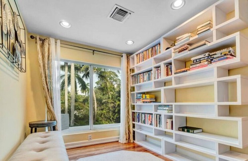 Riverside Park Haus | Tom's Two Story w/ Heated Salt Water Pool 3 bed/3bath