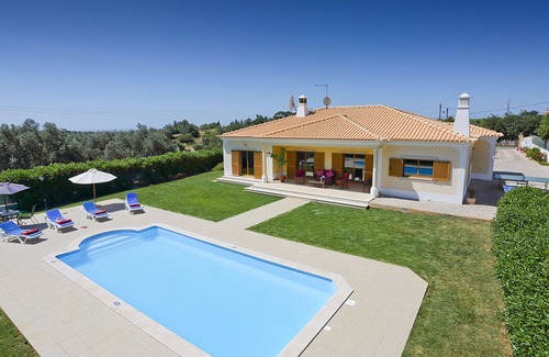 Vale Navio Villa | Fantastische geräumige Villa mit privatem beheiztem Pool