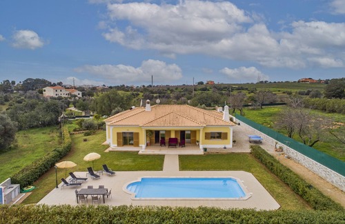 Vale Navio Villa | Fantastische geräumige Villa mit privatem beheiztem Pool