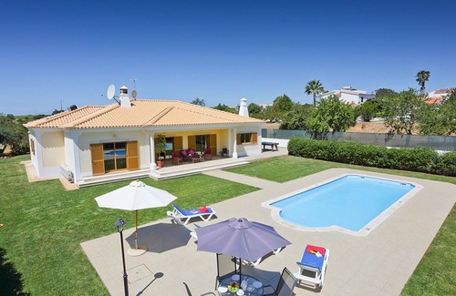 Vale Navio Villa | Fantastische geräumige Villa mit privatem beheiztem Pool