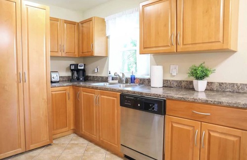 Anona Wohnung | Top Balcony, Pool, 5 min to Beach @Sunnyside Palms